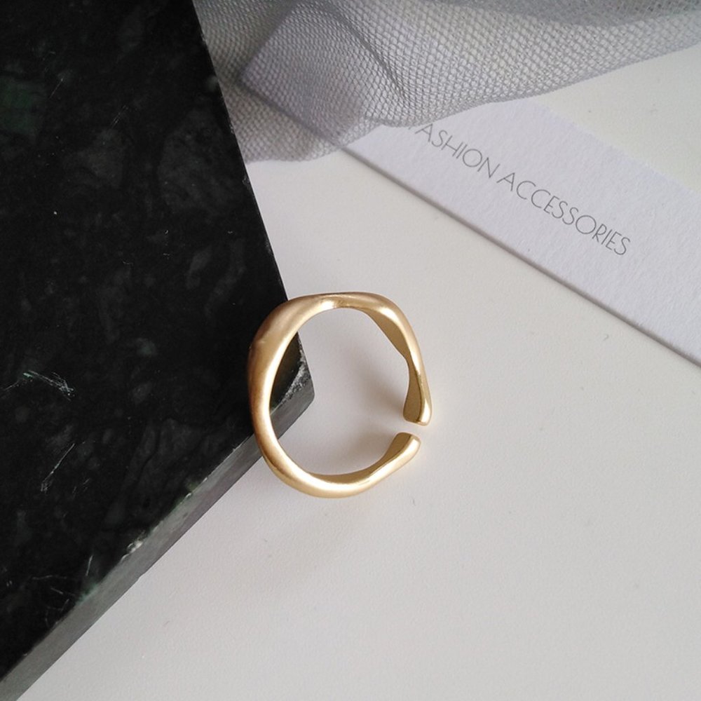 Matte Finished Golden Elegant Rings - Picture 7 of 9